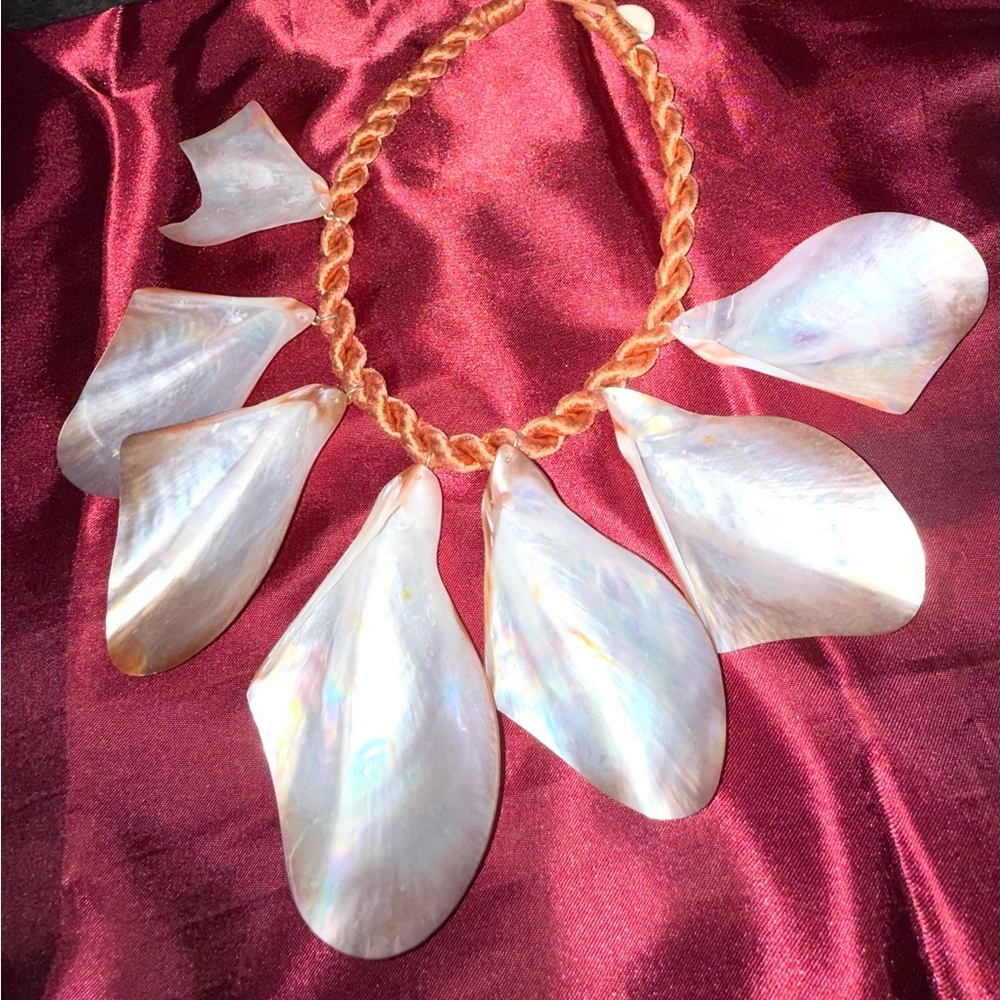 Unique Shell and Rope Necklace - Picture 4 of 5